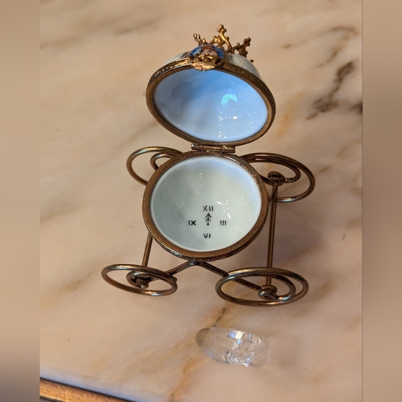 Limoges Cinderella Carriage with Glass Slipper Inside - Picture 2 of 3